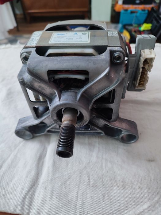 Продам рабочий мотор от стиральной машины.