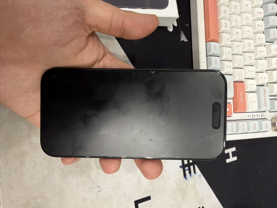 Продам айфон 16 256гб