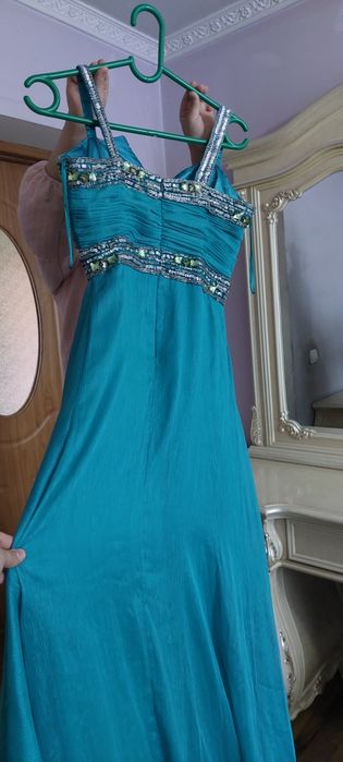 Вечерние платье и костюм