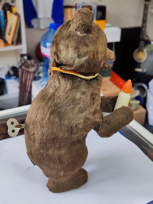 Стара руска механична играчка мече