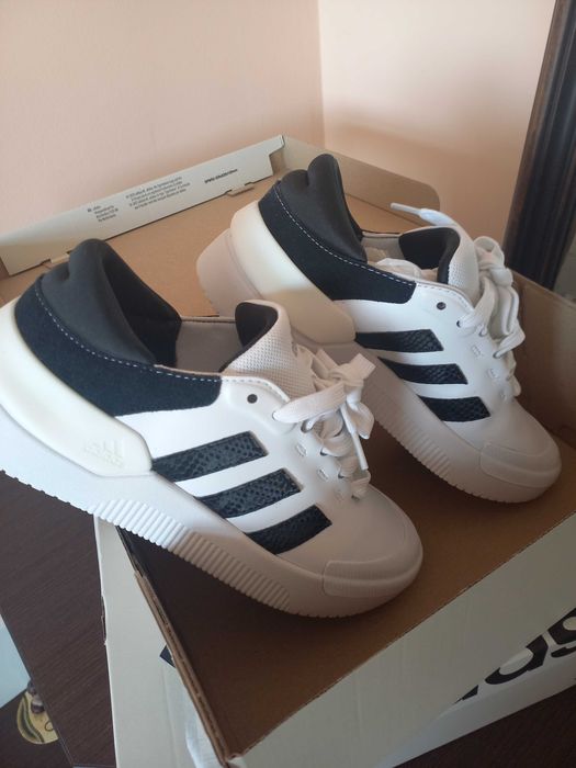 Нови маратонки  Adidas