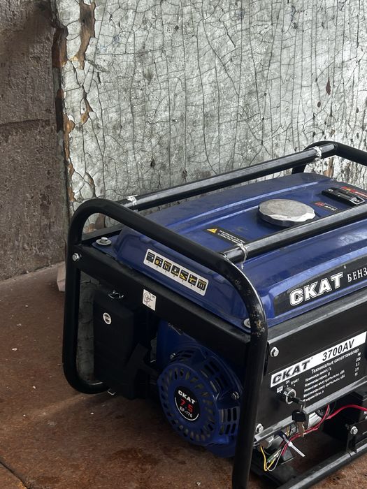 Продам генератор 3700 v