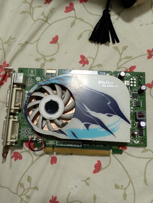 Placă video PC px 8600 GT