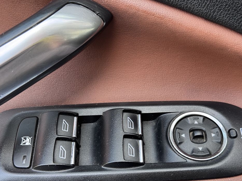 Vand sau schimb Ford Mondeo Berlina