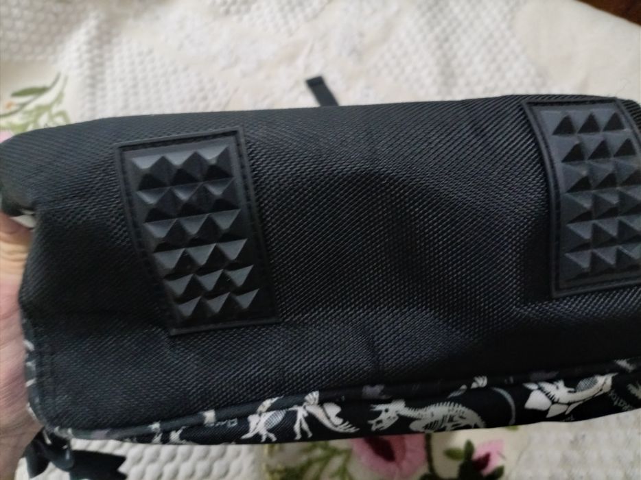 Раница и несесер