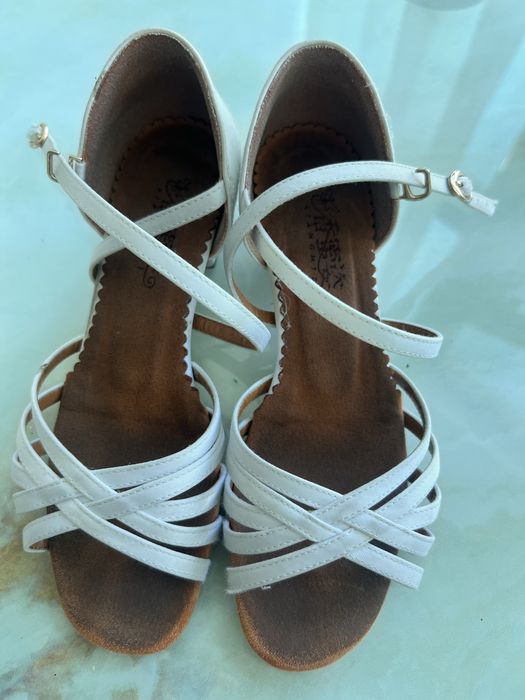 Продам для бальных танцев