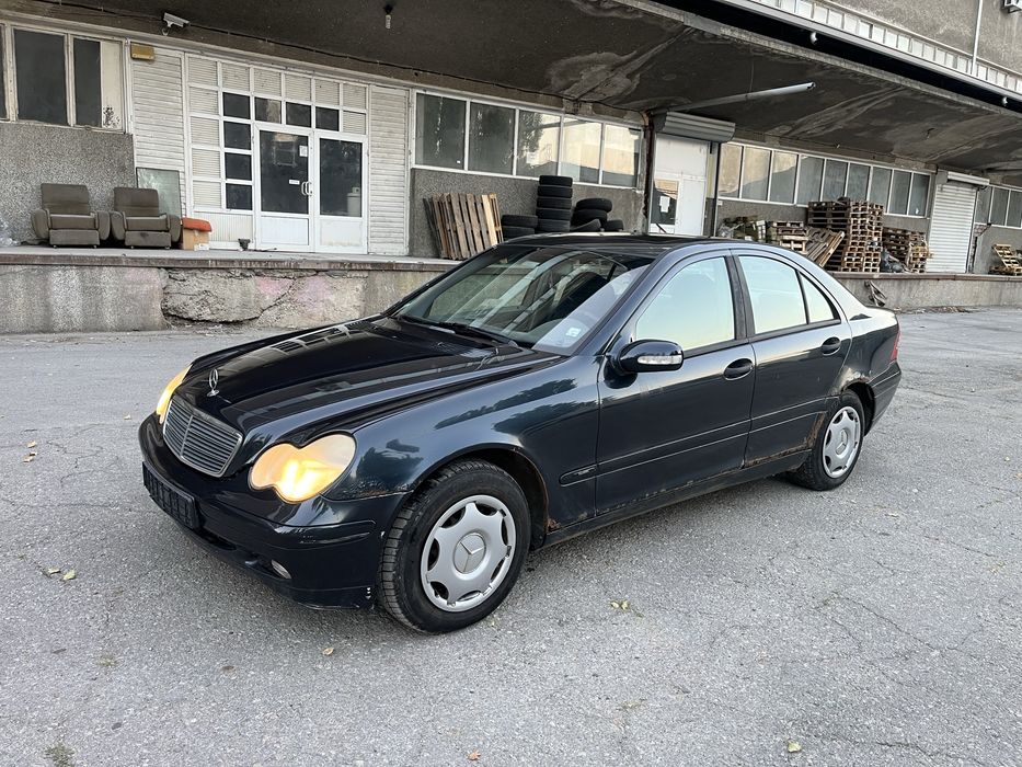 На части 3 броя Mercedes C-class W203 (бензинови)