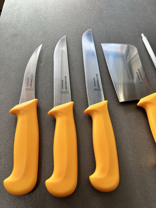 Комплект професионални немски месарски ножове 3 броя със сатър и масат