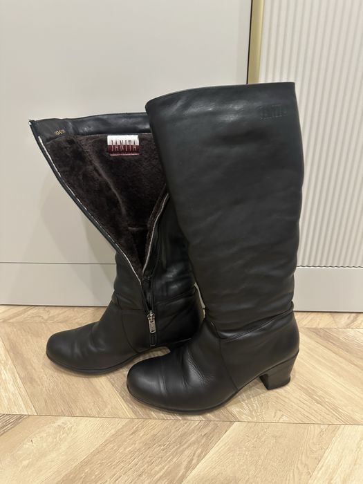 Продам зимние сапоги “ Janita”