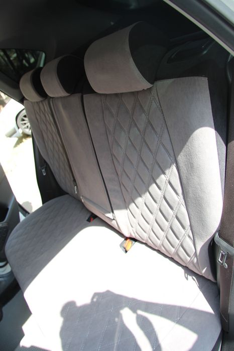 Авто чехлы кроссовер Rav4 отл сост