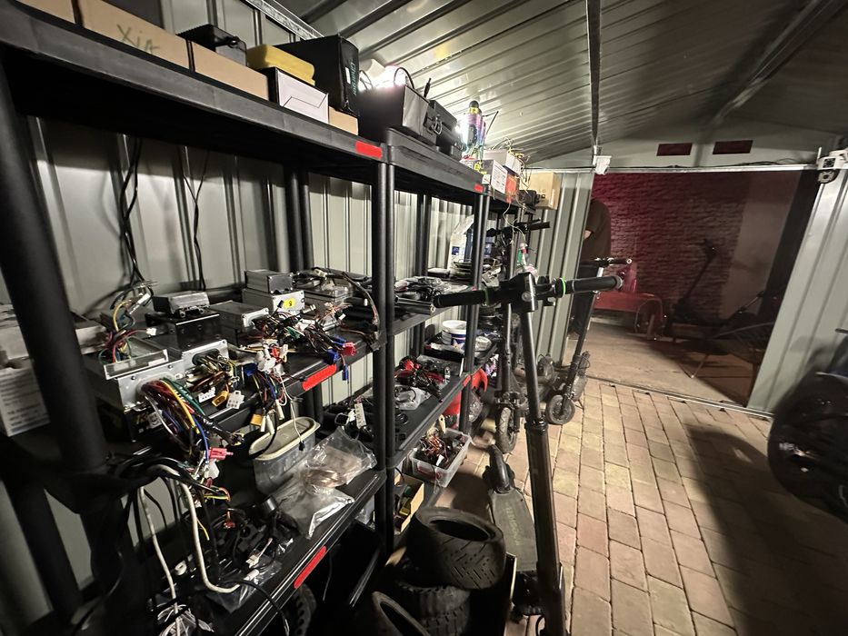Reparatii trotinete scutere electrice baterii