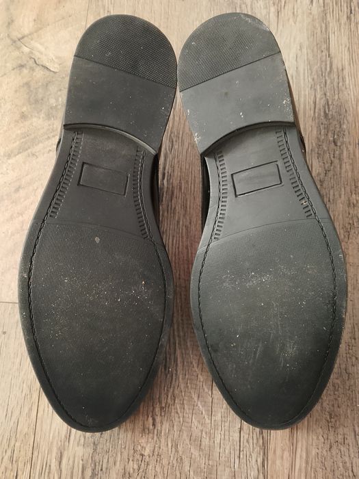 Официални обувки от естествена кожа.. EU42