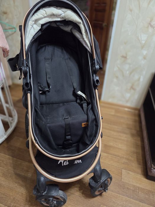 Коляска 3в 1 в отличном состоянии