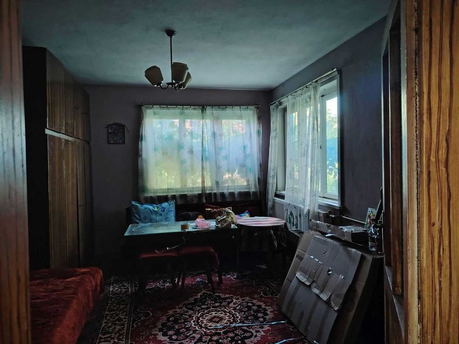Едноетажна тухлена къща 107 м2 в кв. Дивдядово, общ. Шумен
