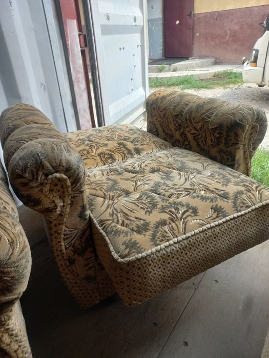 Диван плюс два кресла