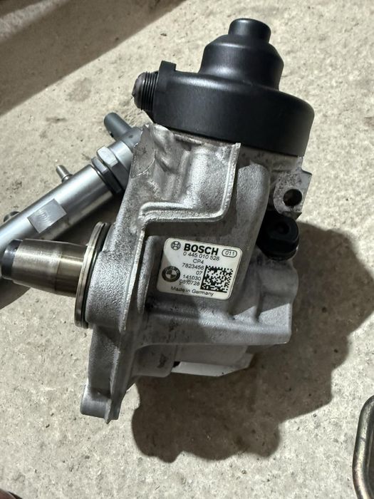 Помпа,дюзи,рейл за бмв 2.5 дизел 218 кс