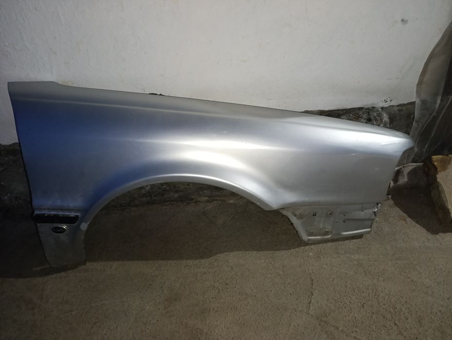 Ауди в4 оң жак крыло сатылады жағдай жаксы