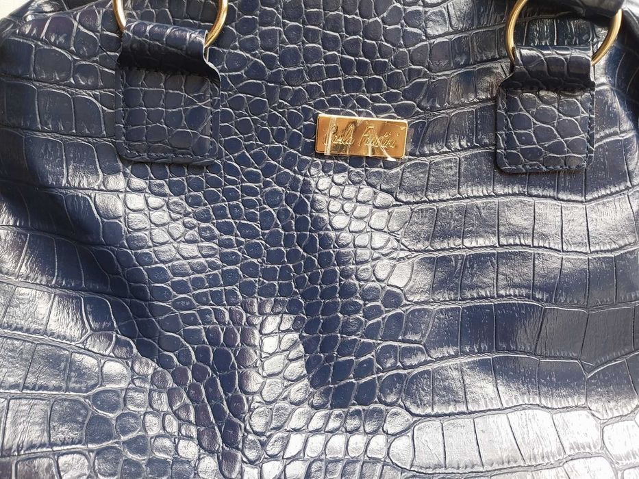 Дамска чанта в тъмносин цвят