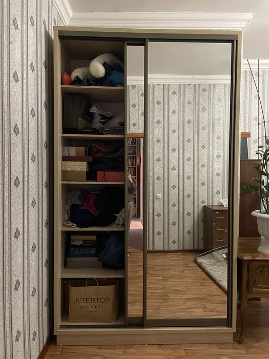 Зеркальный шкаф купе