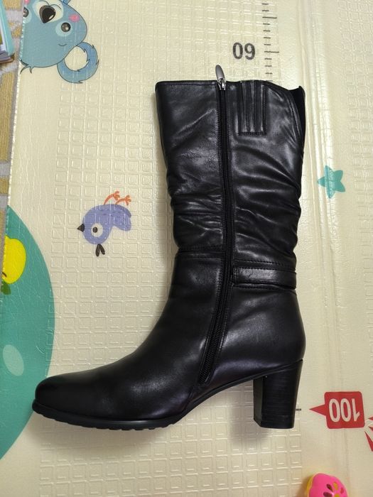 Продам кожаные сапоги