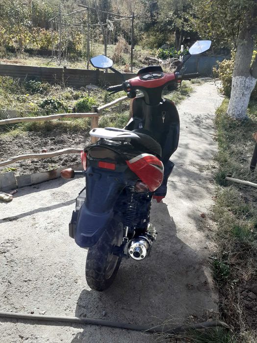 Скутер YIBEN 150см3