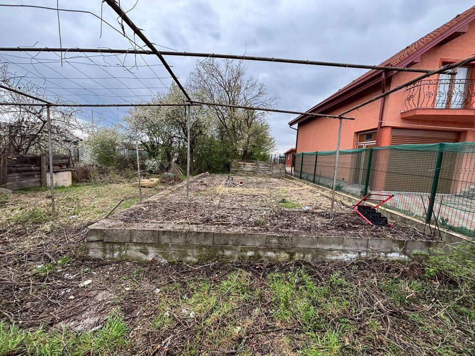 Vand  sau schimb casa demolabila in osorhei
