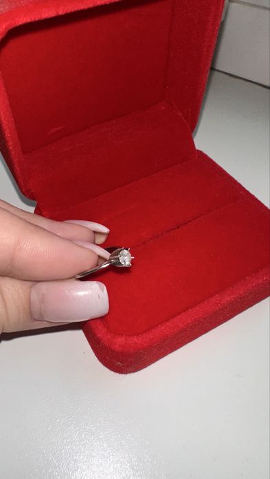 Кольцо белое золото с бриллиантом