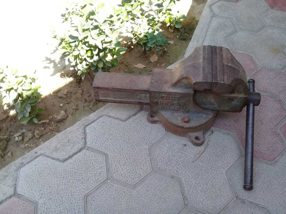 Тиски советские тисы