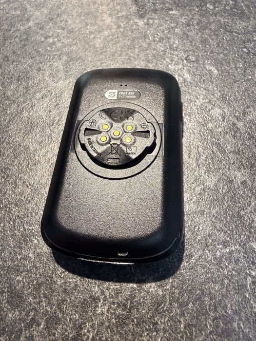 Garmin Edge 830 + accesorii originale ca nou