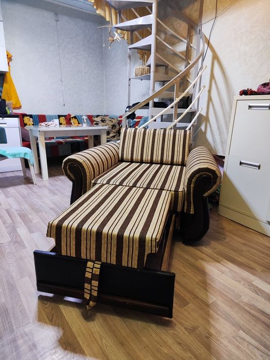 Продам диван и кресло