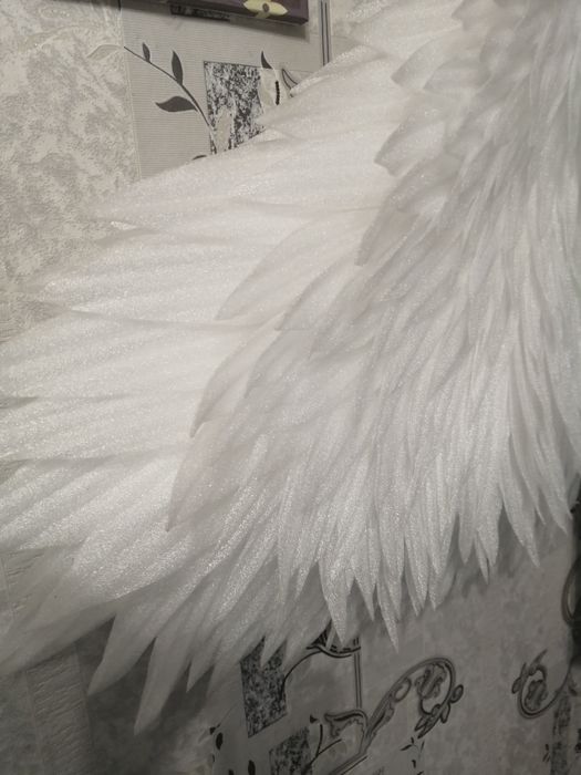 Продам платье с крыльями