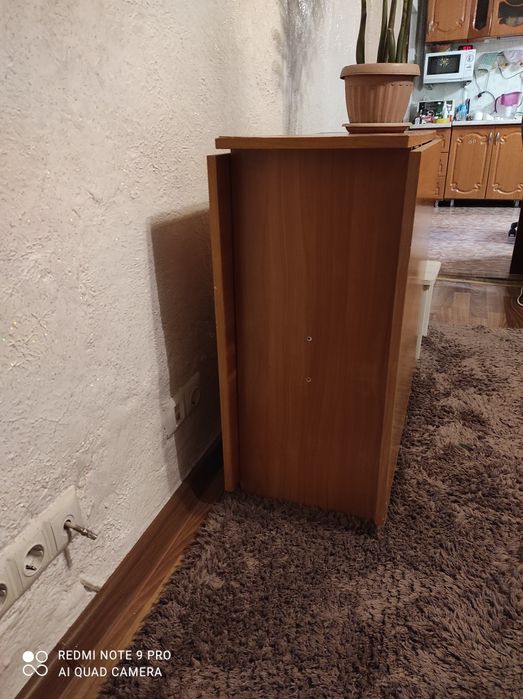 Стол книжка б.у.в хорошем состоянии