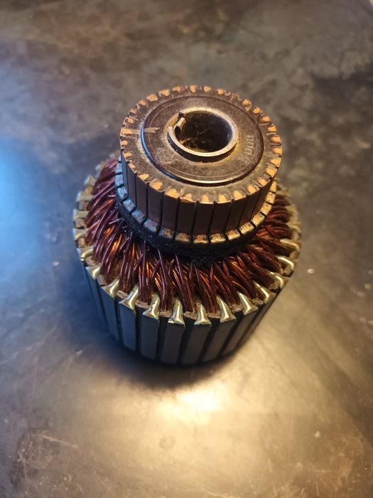Rotor dinam motocicleta Jawa anii 1961.