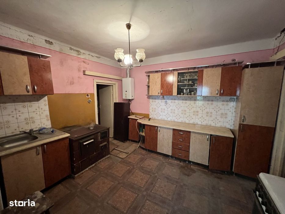 Casa cu 3 camere si teren 3.200 mp | Central Mediesu Aurit