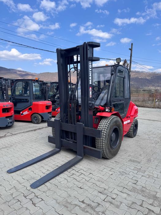 Motostivuitor Manitou 5 tone Diesel teren accidentat
