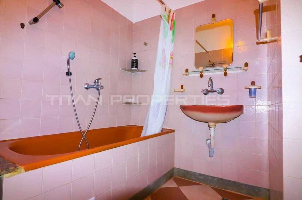 Дава се под наем Тристаен апартамент в Варна, Център - 86 кв.м за 448.8 € - Снимка #5