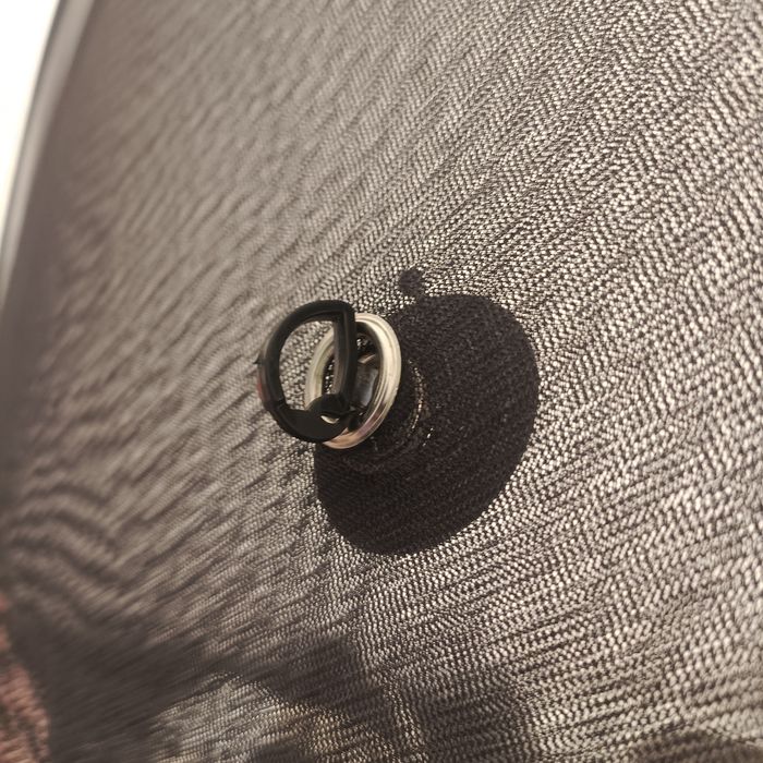 Автомобильная шторка солнцезащитная на присосках