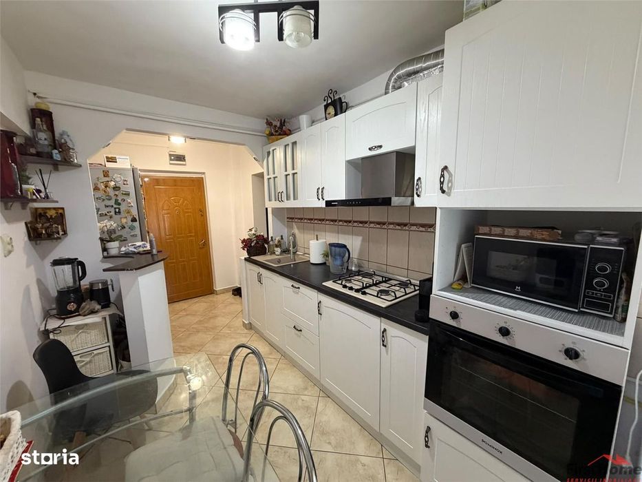 Apartament 3 camere, renovat, Supeco , etaj 4 cu acoperis