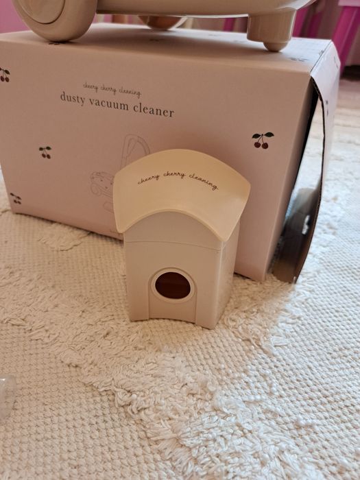 Konges Slojd Детска прахосмукачка - Cherry