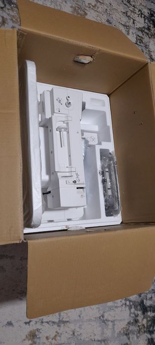 *ЯНГИ* Вышивальний машинка Janome 500E сотилади