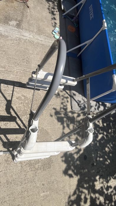 Scara piscina in stare buna