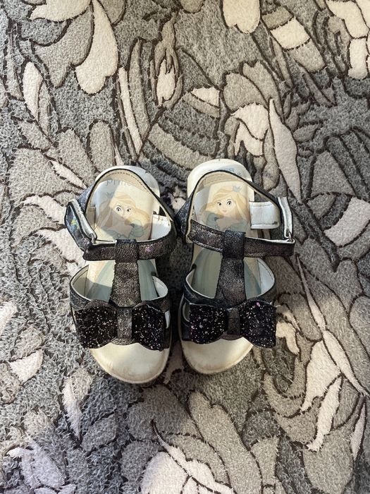 Детцки сандалки