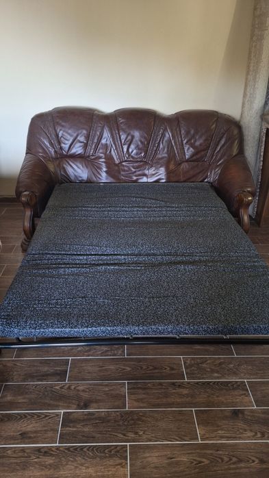 Двойка кресла  и тройка разтегателен диван естествена кожа