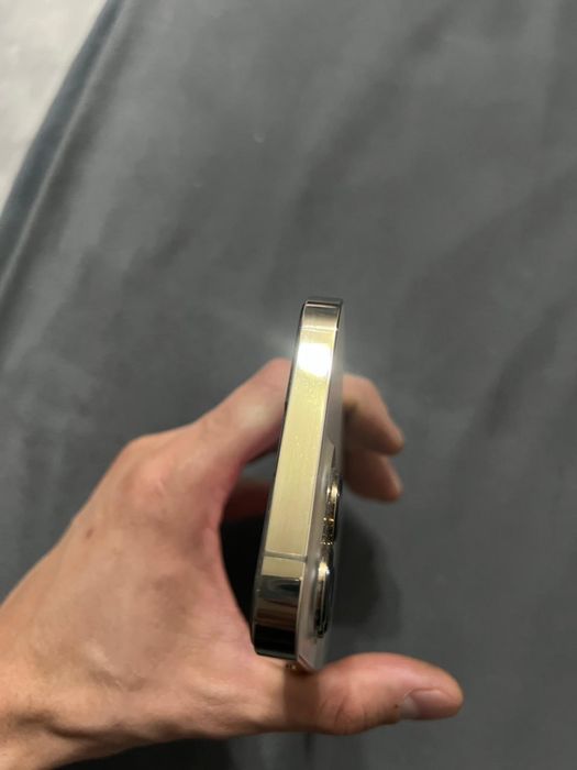 Продам iphone 13pro 256gb