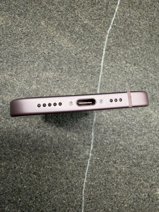 Перфектен! iPhone 15 128 Pink - 100% Battery