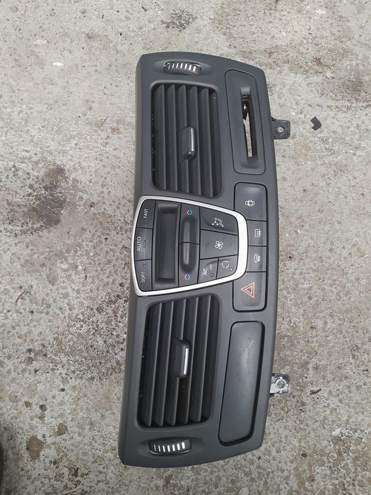 Grila Gentrala Ventilație Dirijare Aer Bord Renault Laguna III 3
