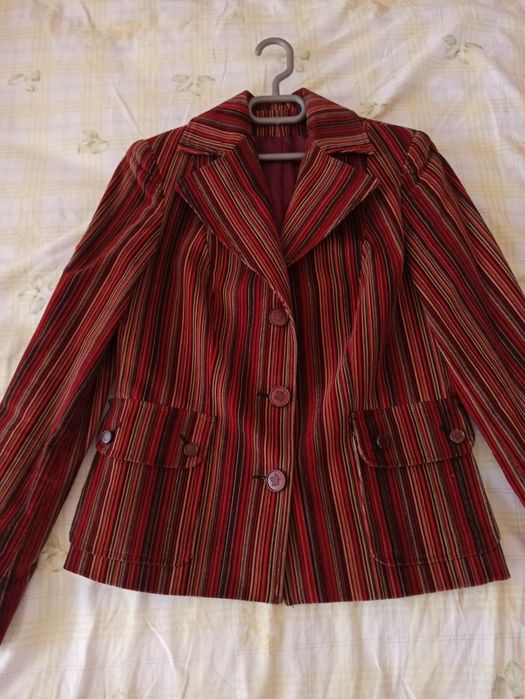 Продавам дамско сако