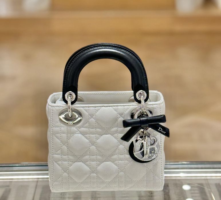 Dior lady чанта……