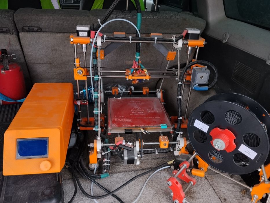 Продам 3 D принтер.