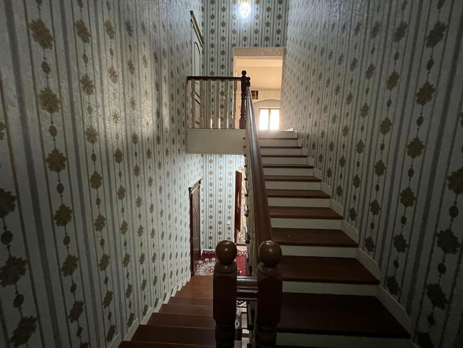 Barcha qulayliklarga ega hovli joy sotiladi